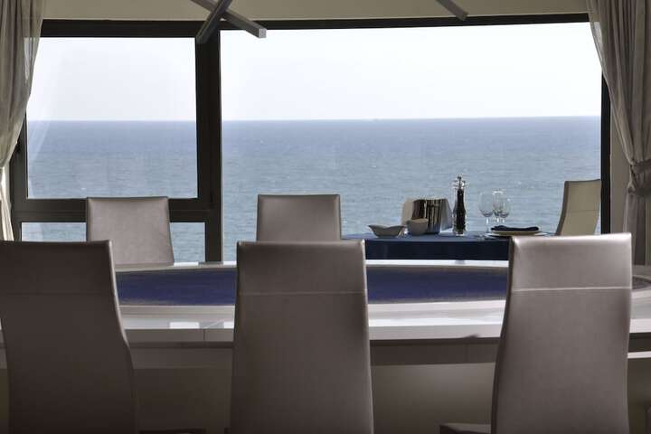 Dining 82 of 146