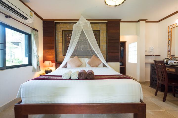 Room 21 of 170