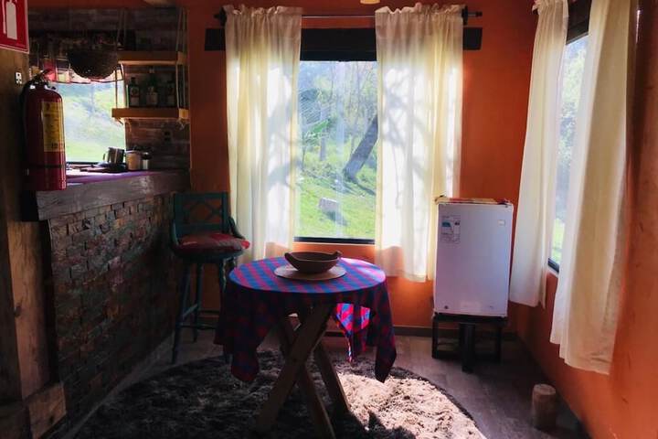 Room 2 of 185