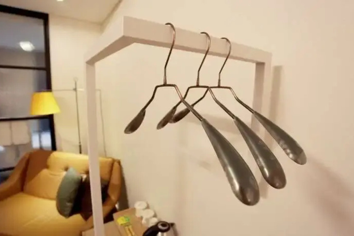 Room 9 of 11