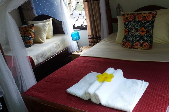 Room 13 of 18