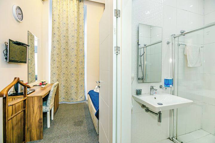 Room 10 of 79