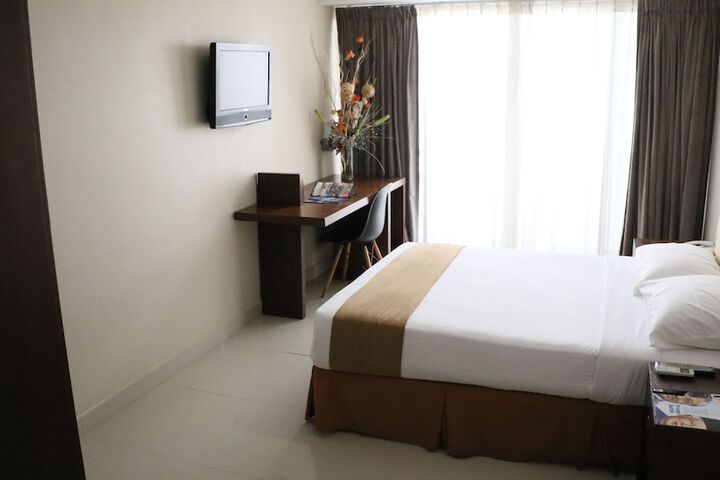 Room 11 of 40