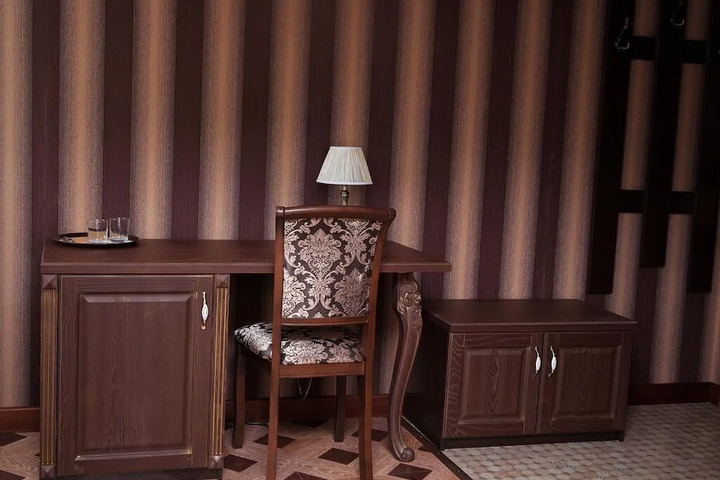 Room 6 of 6
