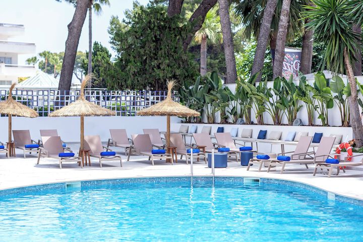 Pools & Facilities