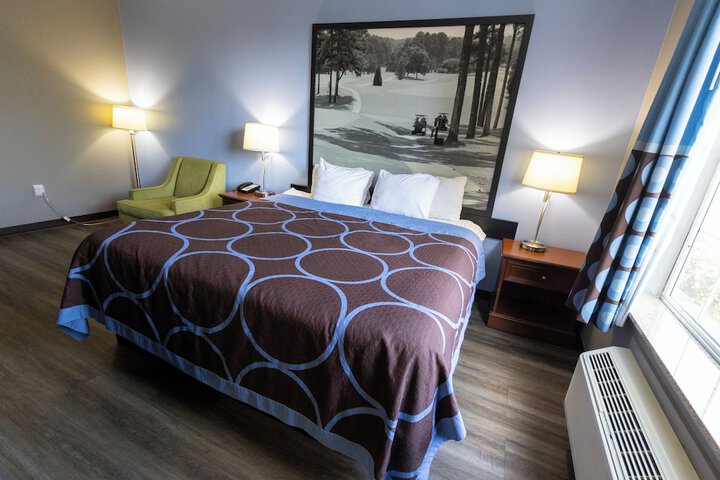 1 King Bed (22 of 33)