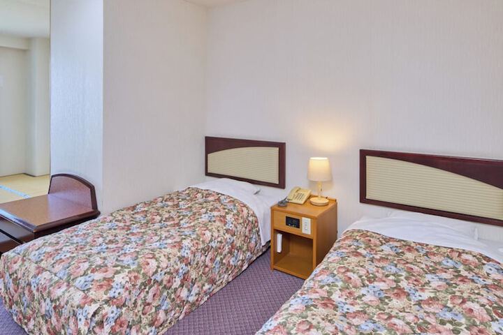 Room 13 of 130