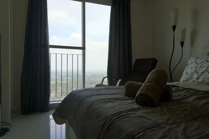 Room 4 of 20