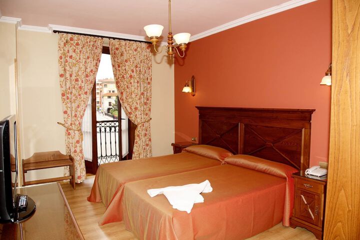 Room 6 of 34