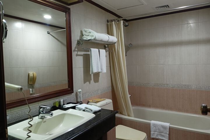 Room 110 of 258