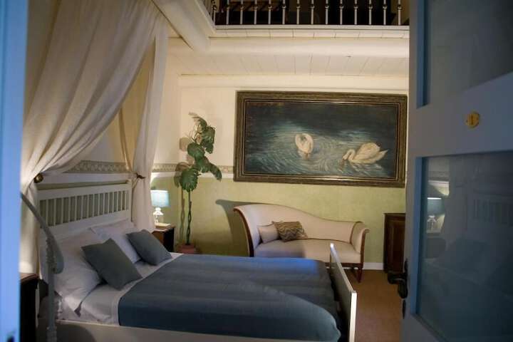 Room 10 of 40