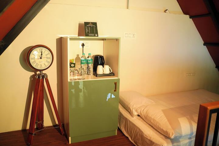 Room 18 of 36