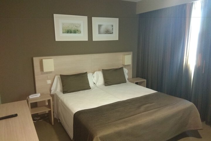 Room 8 of 37