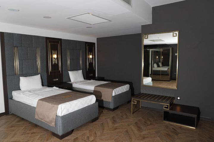 Room 27 of 159