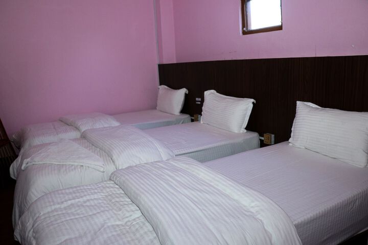 Room 16 of 27
