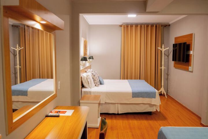 Room 27 of 175