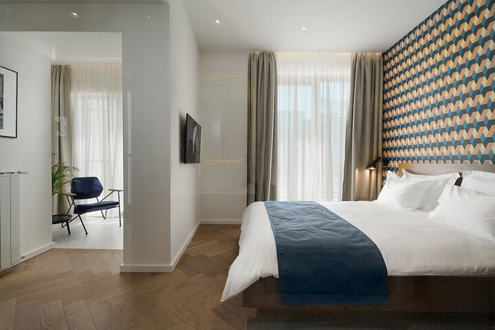 Room 17 of 45