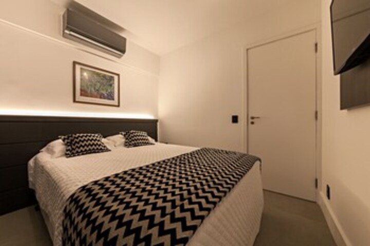 Room 30 of 35