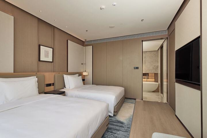 Room 10 of 44