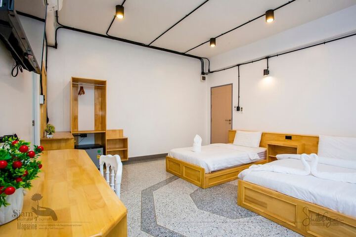 Room 9 of 20