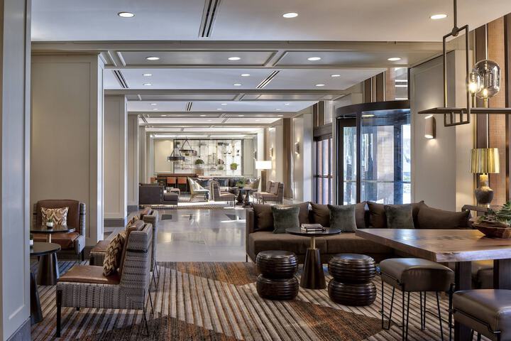 Lobby lounge
