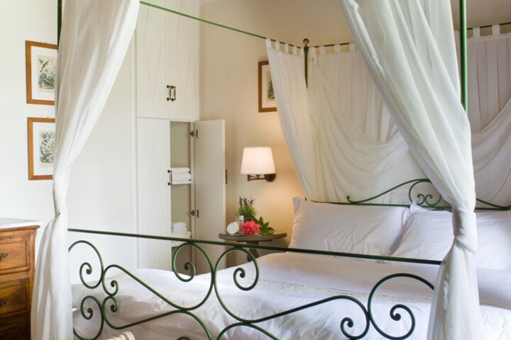 Room 10 of 44