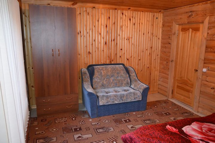 Room 12 of 18