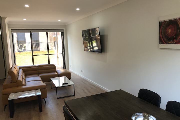 Room 6 of 13