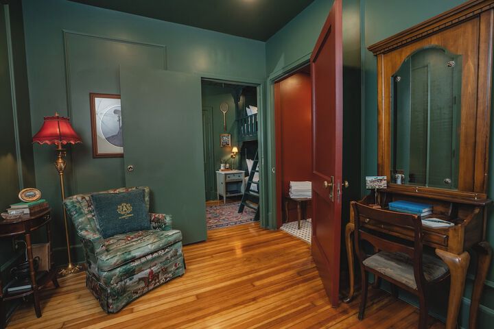 Room 12 of 26
