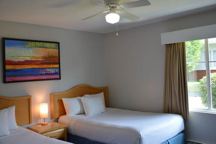 Room 32 of 76