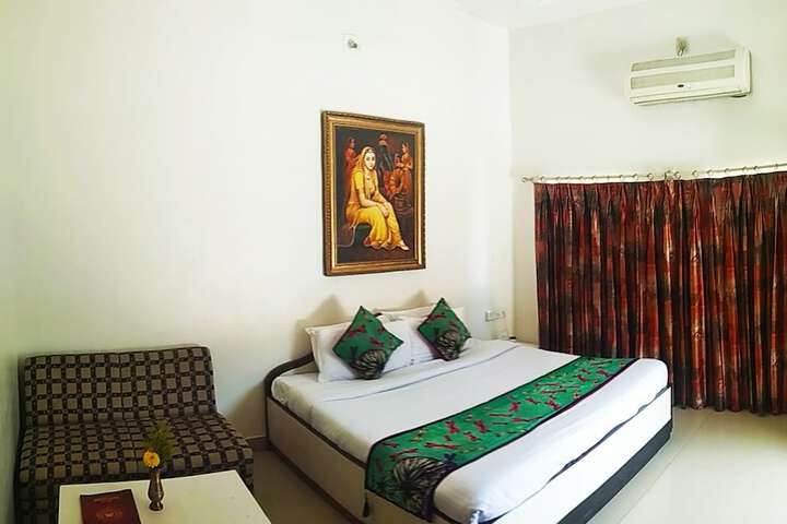 Room 18 of 83