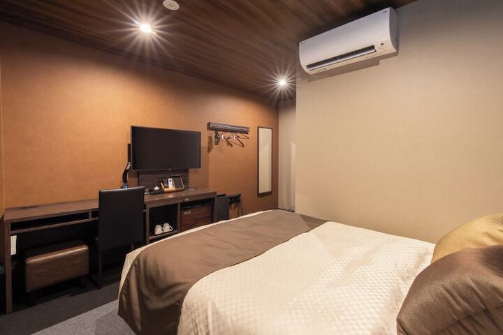 Room 5 of 21