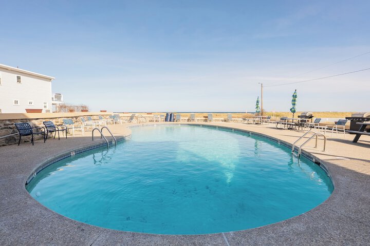 Pool 64 of 83