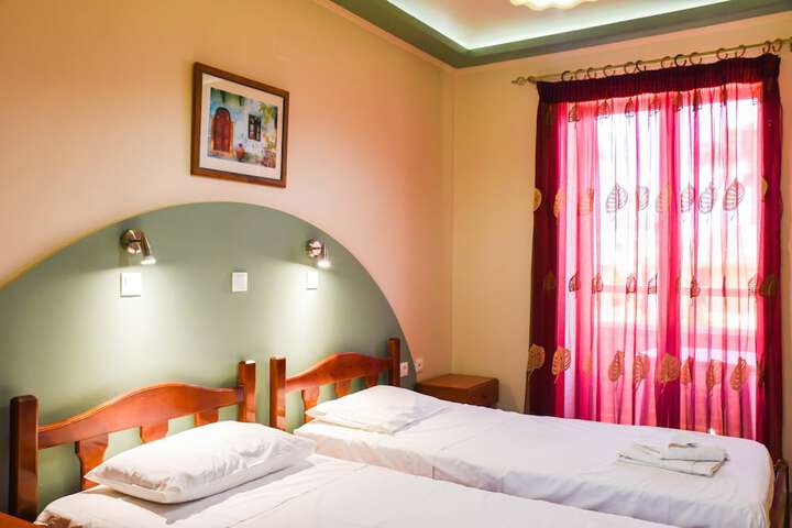 Room 7 of 42