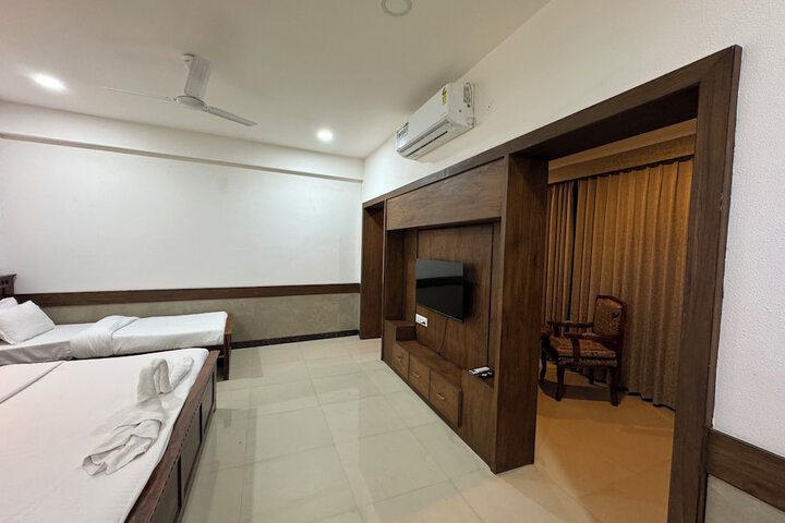 Room 28 of 39
