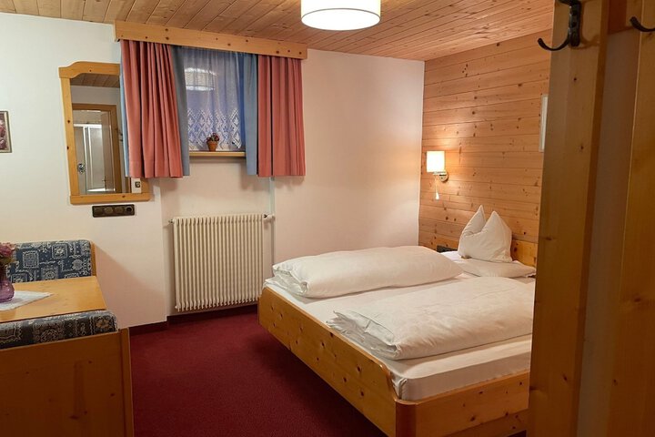 Room 13 of 44