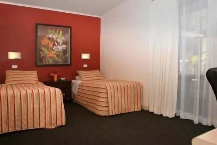 Room 2 of 60