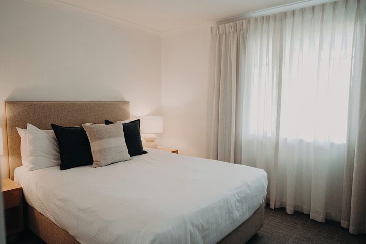 Room 7 of 93