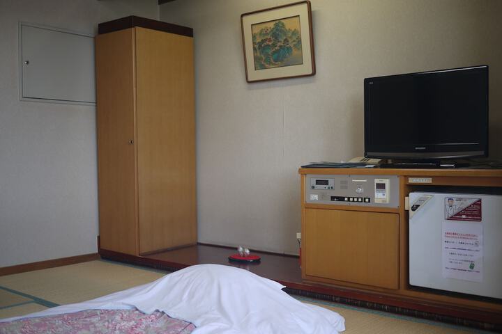 Room 5 of 36