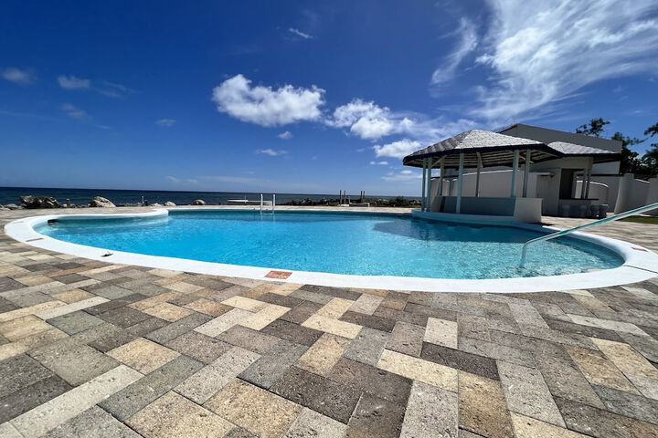 Pool 52 of 99