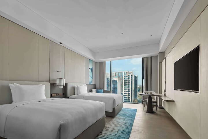 Room 12 of 90