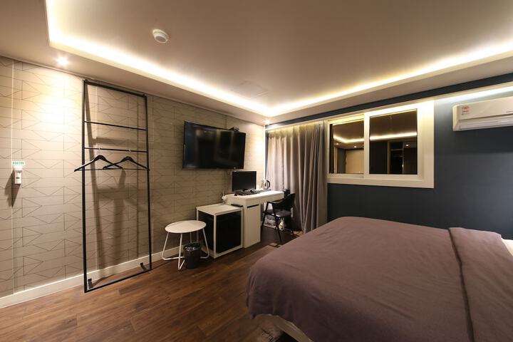 Room 9 of 45