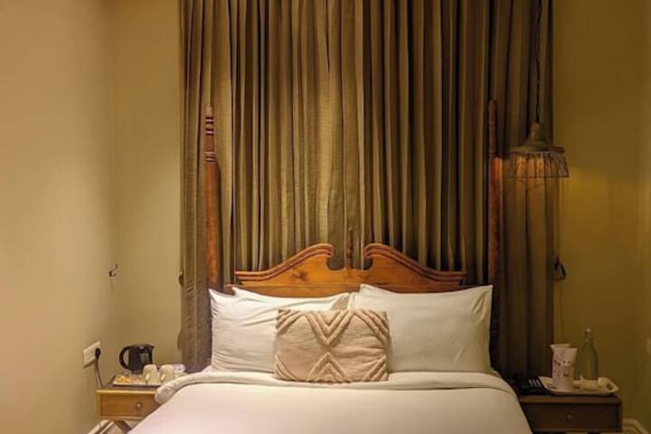 Room 5 of 38