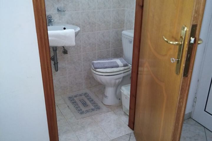 Room 80 of 116