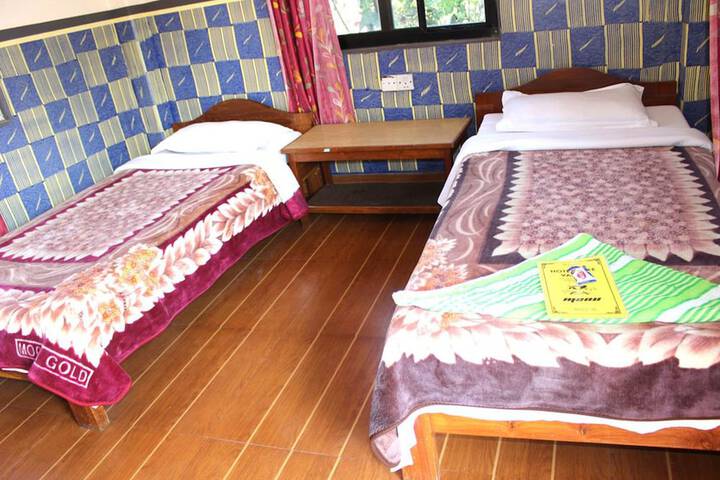 Room 4 of 19