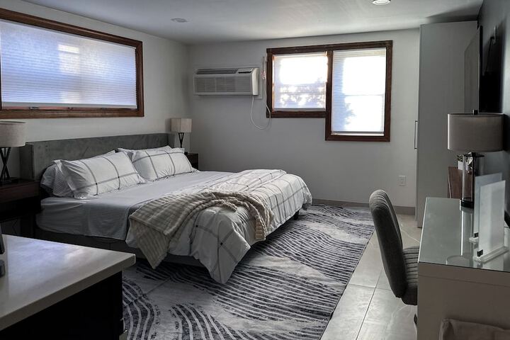 Room 32 of 84