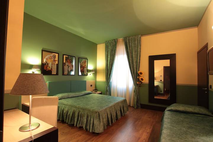 Room 4 of 29