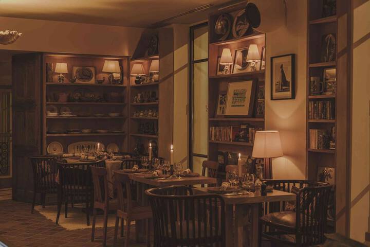 Dining 20 of 28