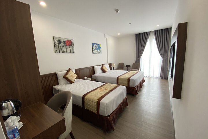 Room 12 of 17
