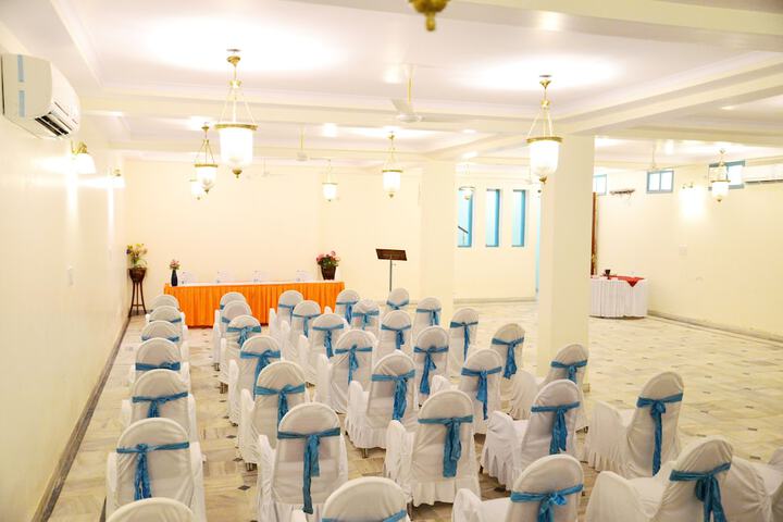 Ballroom/Hall 28 of 40